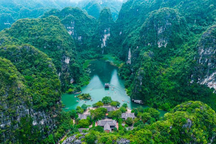 Lượng giá tổng giá trị kinh tế Quần thể danh thắng Tràng An năm 2025, đã lượng hóa tỷ trọng các hợp phần giá trị văn hóa, tự nhiên, hệ thống cư trú. Ảnh: Di sản Tràng An