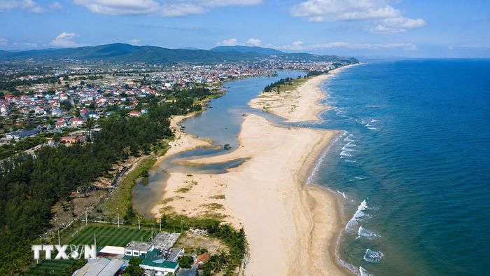 Khu vực cửa biển Lý Hòa, xã Đông Trạch, tỉnh Quảng Trị. (Ảnh: Nguyên Linh/TTXVN)