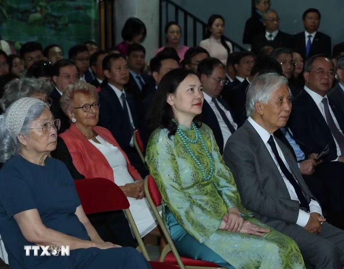 Các đại biểu tham dự cuộc gặp Tổng Bí thư, Chủ tịch nước Tô Lâm và Phu nhân. (Ảnh: Thống Nhất/TTXVN)