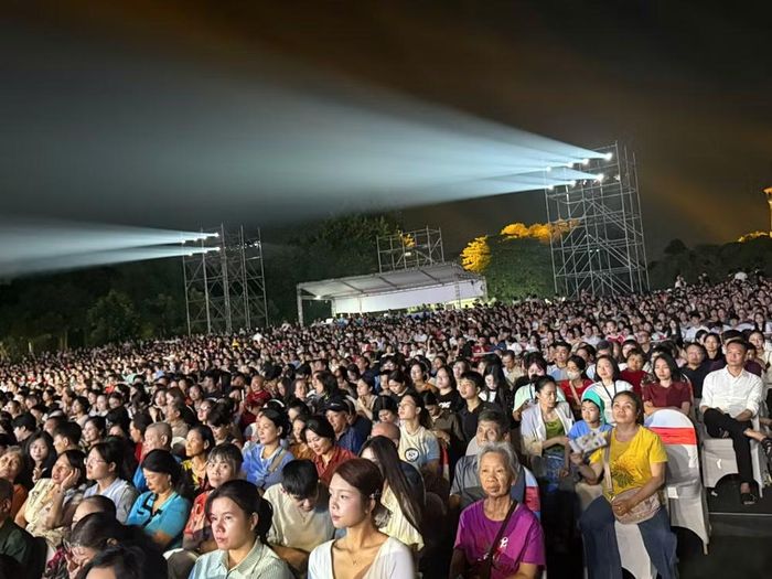 Lễ khai mạc quy tụ khoảng 5.000 đại biểu, khán giả tham dự. (Ảnh: Việt Trung/Vietnam+)