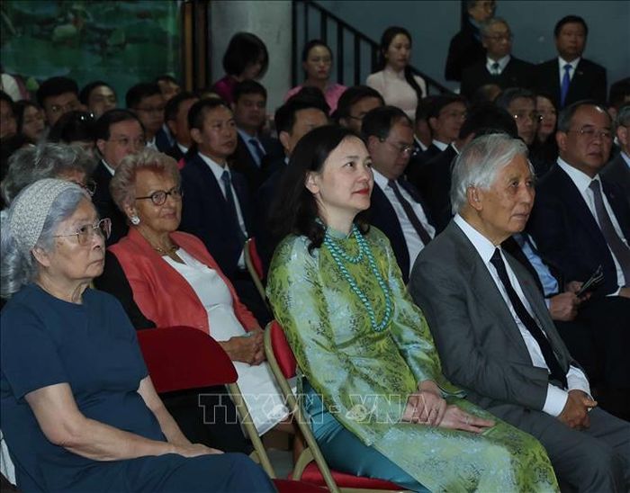 Các đại biểu tham dự cuộc gặp Tổng Bí thư, Chủ tịch nước Tô Lâm và Phu nhân. Ảnh: Thống Nhất/TTXVN
