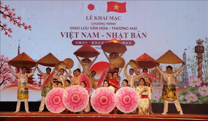 Tiết mục văn nghệ chào mừng.
