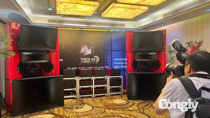 Cặp loa Maestoso Horn Speaker của AlmaSuona (Ý) tại triển lãm năm nay