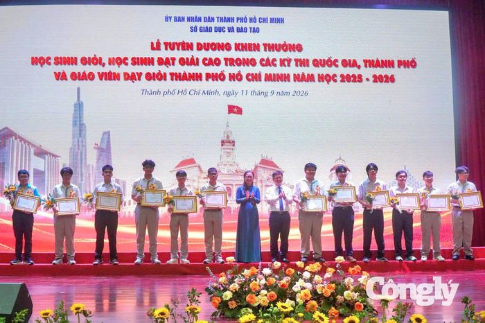 Năm học 2025-2026, học sinh TP.HCM giành 1.321 giải thưởng tại các kỳ thi, cuộc thi trong nước và quốc tế.
