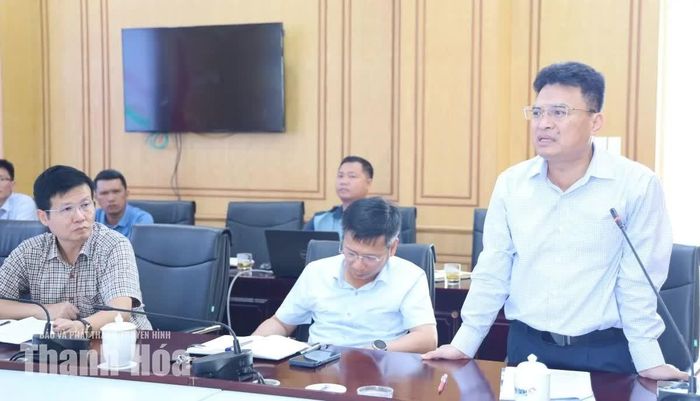 Trưởng Ban Quản lý KKTNS và các KCN Trịnh Huy Triều phát biểu tại hội nghị.