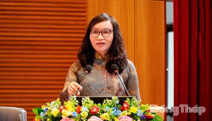 TS. Đặng Thị Ngọc Lan, Phó Hiệu trưởng Trường Đại học Cửu Long, phát biểu khai mạc hội nghị.