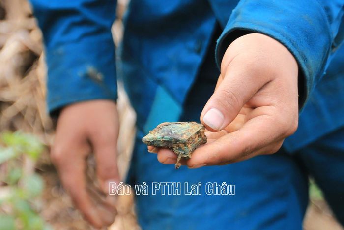 Những di vật và hài cốt của liệt sĩ được phát hiện.