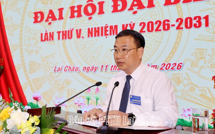 Đồng chí Tống Thanh Bình - Phó Chủ tịch Thường trực Ủy ban MTTQ Việt Nam tỉnh phát biểu tại đại hội.