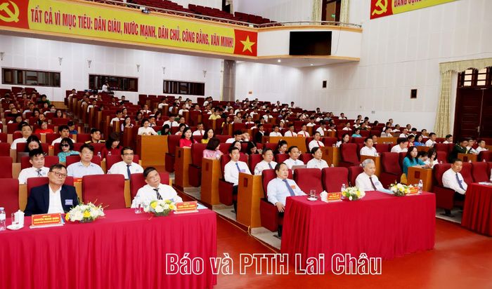 Đại biểu dự đại hội.