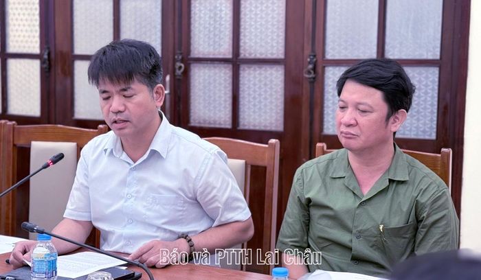 Tiến sĩ Dược học Trần Minh Ngọc - Viện trưởng Viện Dược liệu (Bộ Y tế) tham gia ý kiến tại cuộc họp.