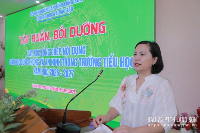 Đại diện Sở Giáo dục và Đào tạo phát biểu tại buổi tập huấn