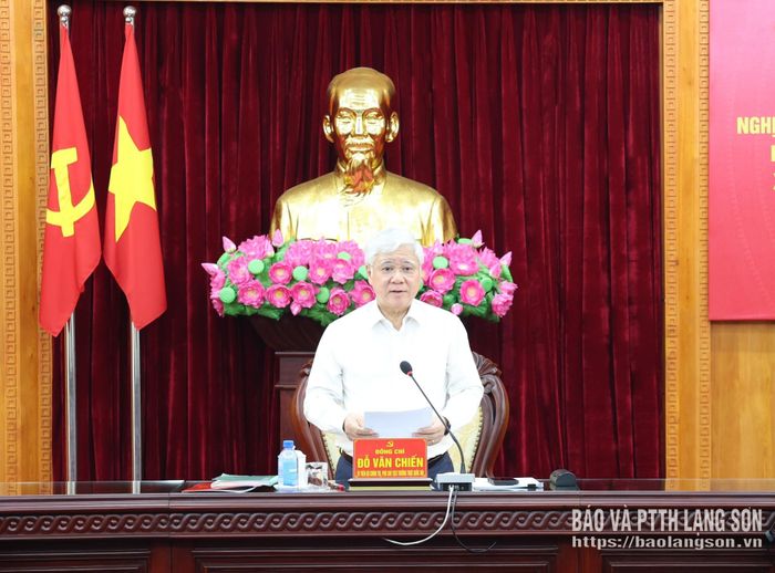 Đồng chí Đỗ Văn Chiến, Ủy viên Bộ Chính trị, Phó Chủ tịch Thường trực Quốc hội phát biểu kết luận tại buổi làm việc