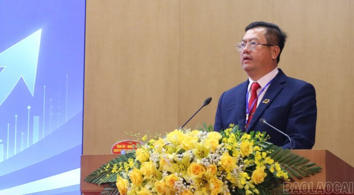 Đồng chí Nguyễn Huy Long - Chủ tịch Hiệp hội Doanh nghiệp tỉnh Lào Cai phát biểu tại đại hội.