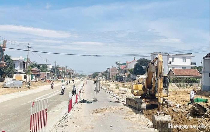  Sau khi bị xử phạt, liên danh nhà thầu thi công đường Nguyễn Hoàng đã lập lại tiến độ chi tiết để tập trung khắc phục.