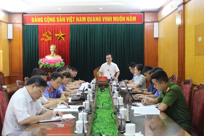 Ban Pháp chế HĐND tỉnh Lạng Sơn tiến hành khảo sát. Ảnh VH