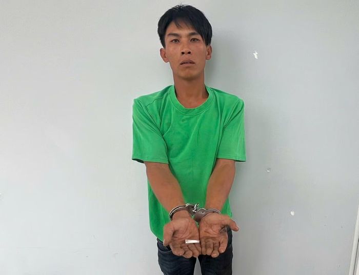 Đối tượng Võ Vương cùng tang vật.