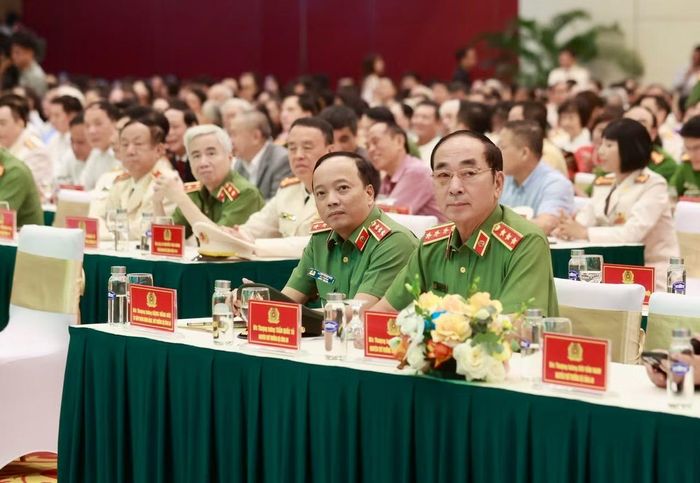  Thứ trưởng Đặng Hồng Đức và các đại biểu tại lễ kỷ niệm. 