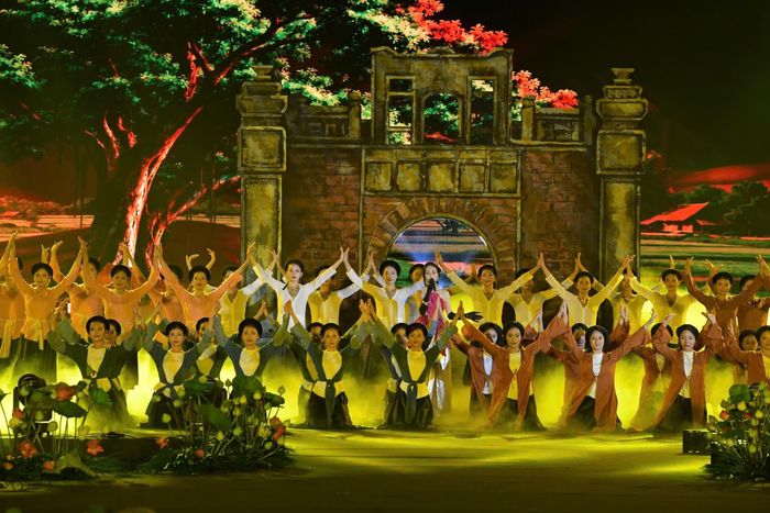 Yếu tố truyền thống và hiện đại hoà trộn trong chương trình khai mạc.