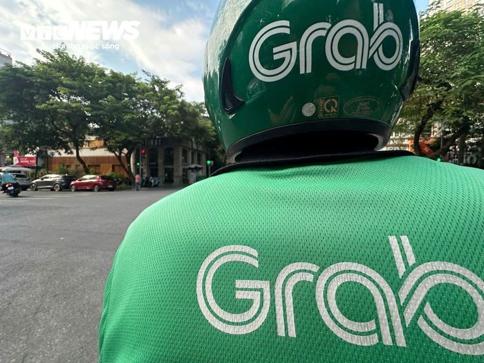 Khi thị trường đã qua giai đoạn “đốt tiền” trợ giá để giành thị phần và bước vào chu kỳ siết lợi nhuận, xung đột lợi ích giữa nền tảng và tài xế là điều dễ xảy ra. (Ảnh: Mạnh Hùng)