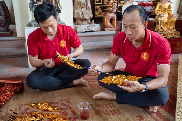 Đại diện làng nghề Sơn Đồng đề xuất Sở Khoa học và Công nghệ hỗ trợ ứng dụng công nghệ trong thiết kế sản phẩm để có nhiều mẫu mã đẹp... Ảnh: N.M