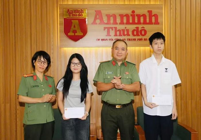 Hai cháu Lê Nhật Linh, Nguyễn Đăng Huy vừa trúng tuyển Đại học và Cao đẳng.