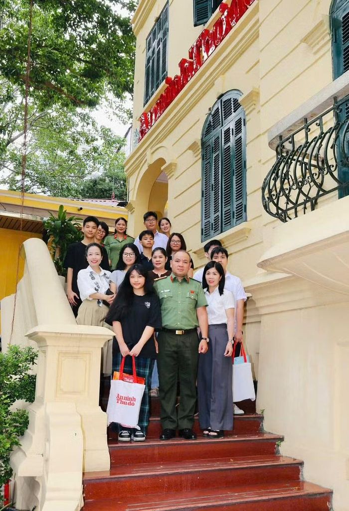 Chương trình đỡ đầu của An ninh Thủ đô đã trở thành điểm tựa nghĩa tình dành cho con liệt sĩ Công an, con cán bộ, chiến sĩ Công an Thủ đô mồ côi.