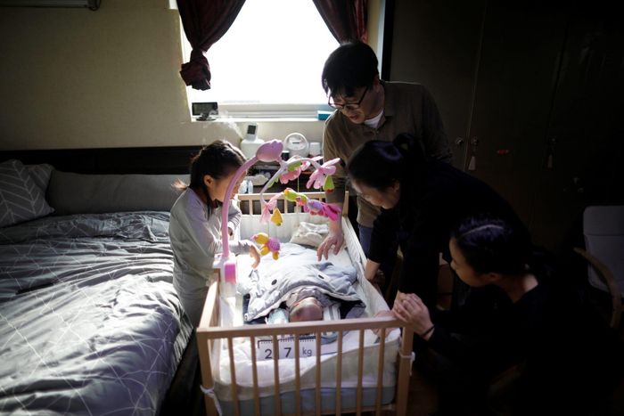  Tỷ lệ kết hôn, sinh con ở Hàn Quốc đang có dấu hiệu khởi sắc. Ảnh: Reuters. 