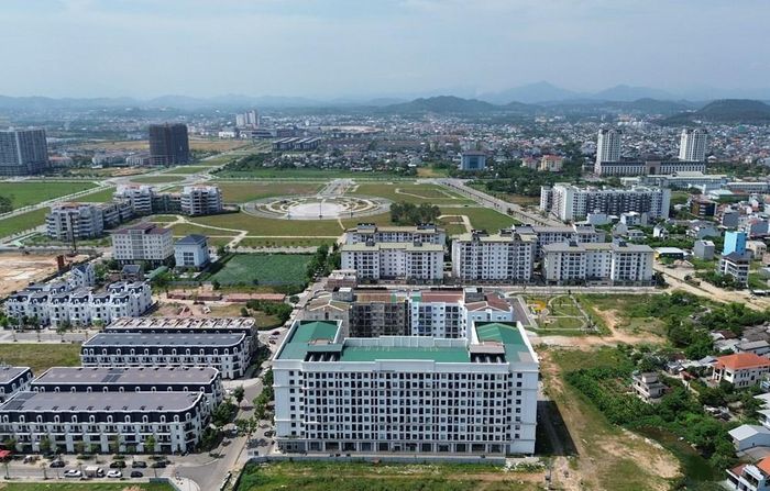 Các dự án bất động sản ở Khu A - Khu đô thị An Vân Dương, TP.Huế. Ảnh: T.An