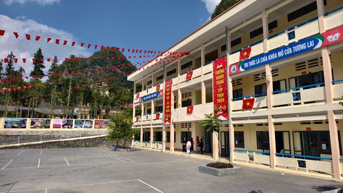 Trường Tiểu học và THCS Nguyễn Bỉnh Khiêm, xã Đồng Văn. Ảnh: Huy Thông