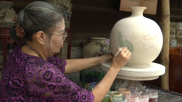 Nghệ nhân Nguyễn Mỹ Thịnh, Làng nghề Gốm Bát Tràng, TP. Hà Nội tại chương trình