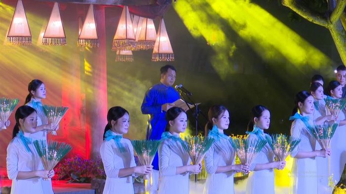 TS Lê Xuân Kiêu (áo xanh) phát biểu tại chương trình