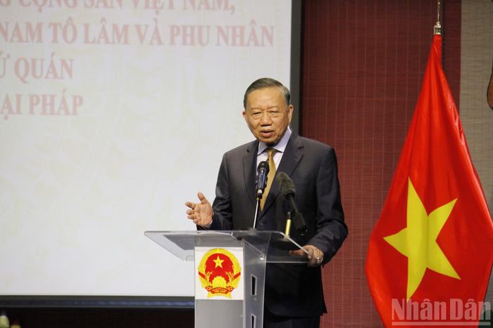 Tổng Bí thư, Chủ tịch nước Tô Lâm phát biểu tại cuộc gặp các cơ quan đại diện và cộng đồng người Việt Nam tại Pháp. (Ảnh: TRUNG HƯNG)