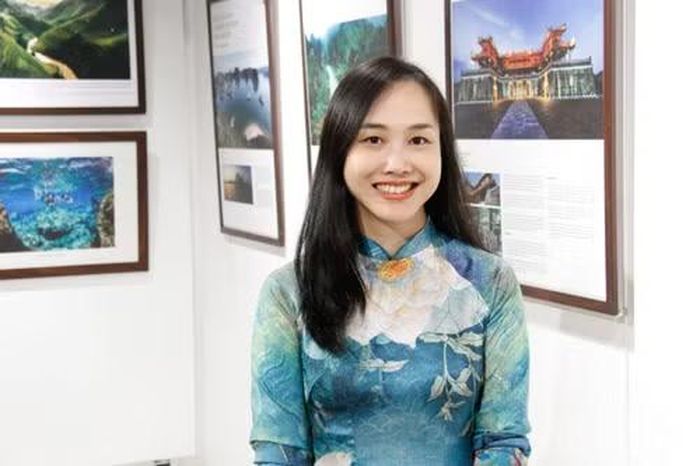 Chủ tịch Hội Văn hóa và Đời sống Việt, chị Vũ Nguyệt Ánh. (Ảnh: KHẢI HOÀN)