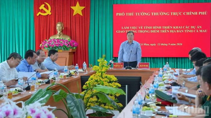 Ủy viên Bộ Chính trị, Phó Thủ tướng Thường trực Chính phủ Phạm Gia Túc chủ trì buổi làm việc tại Cà Mau với các chủ đầu tư và các địa phương đang triển khai công trình trọng điểm. (Ảnh: HỮU TÙNG)