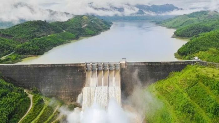 Thành phố Đà Nẵng yêu cầu các sở, ngành liên quan tập trung bảo đảm an toàn hệ thống đê điều, hồ đập. (Ảnh: Địa phương cung cấp)