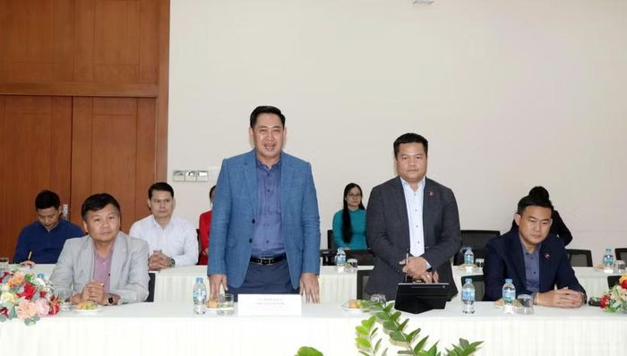 Đoàn khách đến từ Lào làm việc với Khu công nghiệp Phú Mỹ 3 sáng 12/9. (Ảnh: Lê Đình Thìn)
