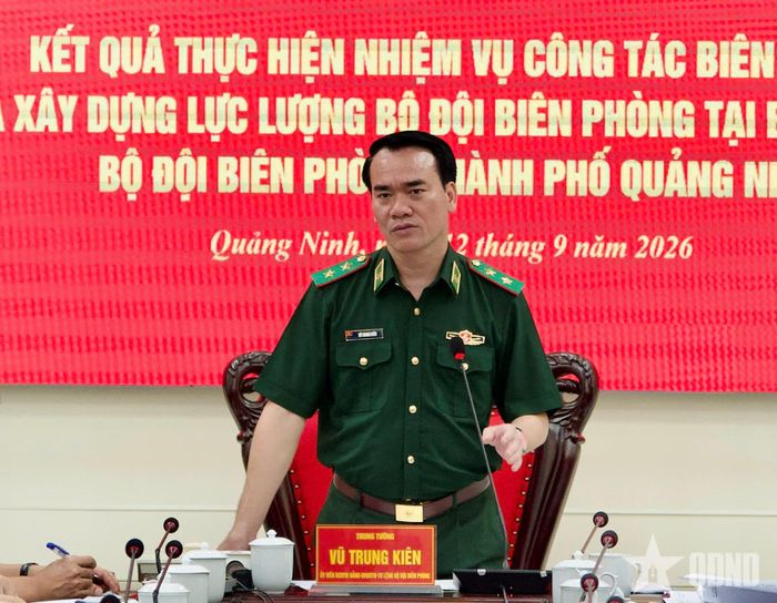 Trung tướng Vũ Trung Kiên phát biểu tại buổi kiểm tra.