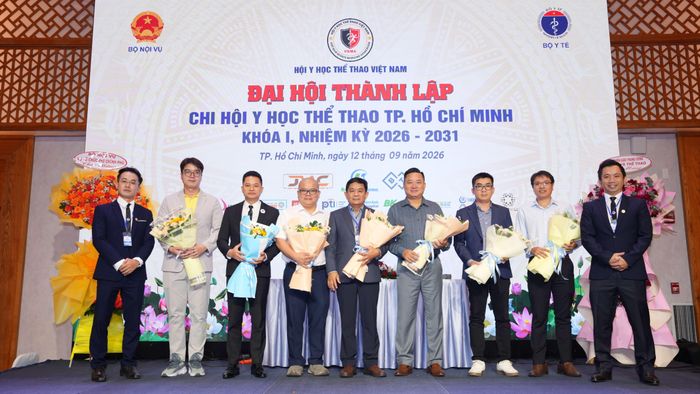 Ban Chấp hành Chi hội y học Thể thao TPHCM nhiệm kỳ I (2026 - 2031) ra mắt tại đại hội Ảnh: BTC