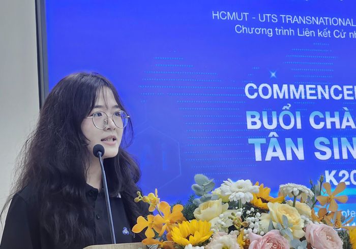  Nguyễn Gia Ngân phát biểu tại lễ khai giảnG Chương trình Liên kết Cử nhân Kỹ thuật Quốc tế giữa Trường ĐH Bách khoa TPHCM và Đại học Công nghệ Sydney (UTS, Australia) ngày 11-9. Ảnh: CÔNG CHƯƠNG 
