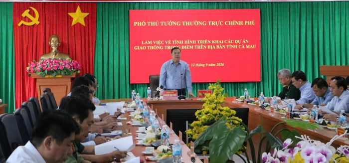  Phó Thủ tướng Thường trực Phạm Gia Túc nghe các đại biểu báo cáo tại buổi làm việc 