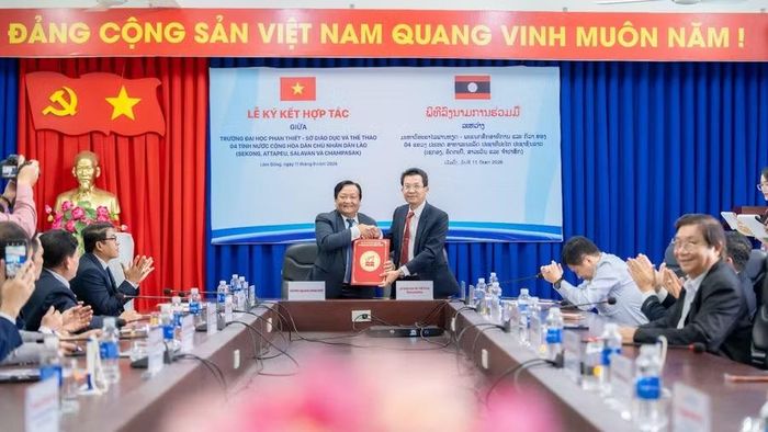 Ký kết hợp tác giữa Trường Đại học Phan Thiết và Sở Giáo dục và Thể thao tỉnh Attapeu.