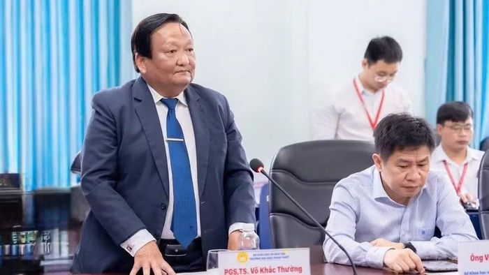 PGS. TS Võ Khắc Thường - Chủ tịch Hội đồng trường, Hiệu trưởng Trường Đại học Phan Thiết phát biểu tại Lễ ký kết.