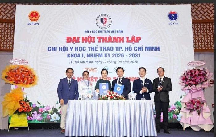 Trong khuôn khổ đại hội, Chi hội Y học Thể thao TP.HCM ký kết hợp tác với ba đối tác gồm An Khuê Pharma, BTL và JMC.