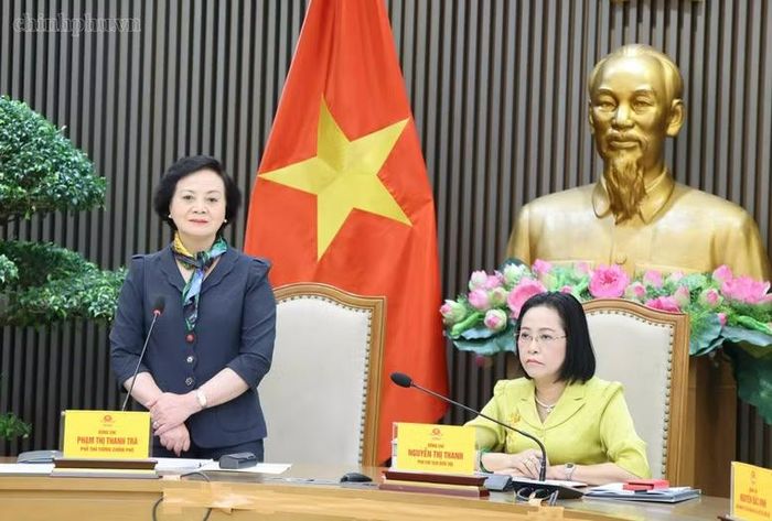 Phó Thủ tướng Phạm Thị Thanh Trà và Phó Chủ tịch Quốc hội Nguyễn Thị Thanh đồng chủ trì cuộc họp về dự án Luật - Ảnh: CP