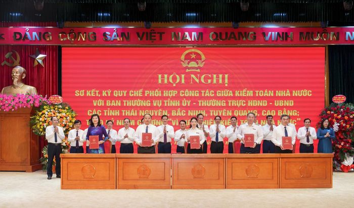 Đại diện Lãnh đạo KTNN ký Quy chế phối hợp công tác giữa KTNN với Ban Thường vụ Tỉnh ủy, Thường trực HĐND, UBND tỉnh Tuyên Quang.