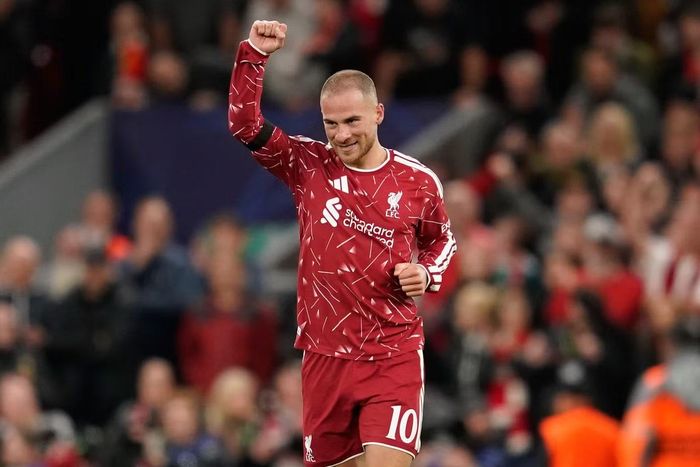 Mac Allister vừa ghi bàn ở Champions League.