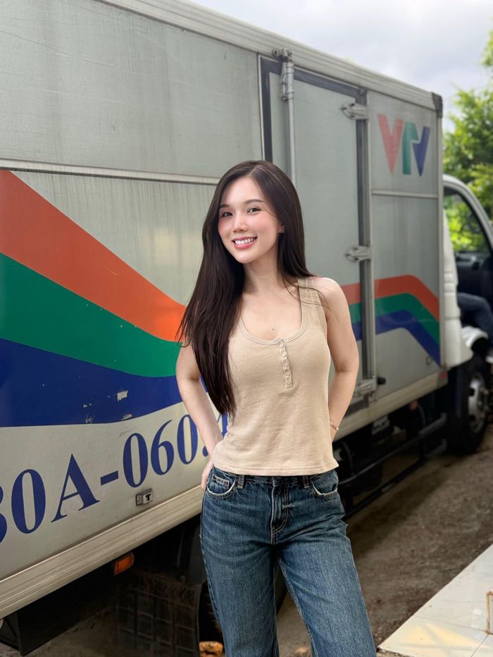 Diễn viên Ngọc Anh tươi tắn, rạng rỡ.