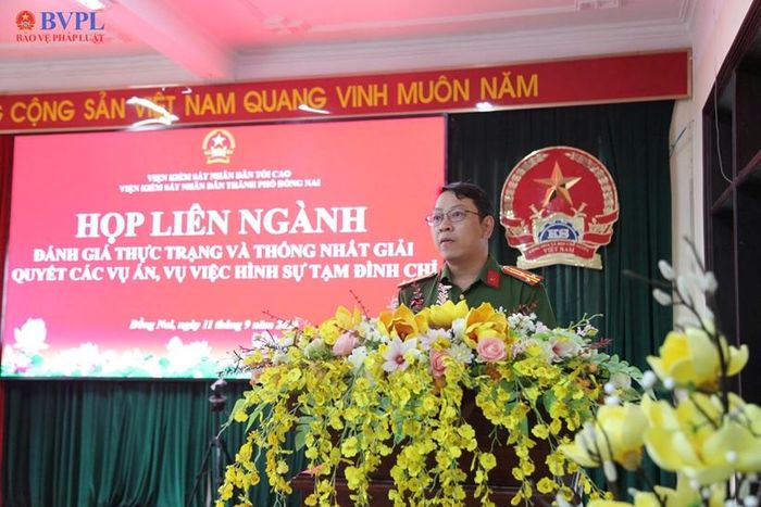  Thượng tá Nhữ Thành Trung, Phó Thủ trưởng thường trực - Chánh Văn phòng Cơ quan Cảnh sát điều tra Công an TP Đồng Nai phát biểu tại Hội nghị.