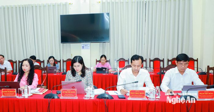 Các thành viên Đoàn kiểm tra, giám sát tại hội nghị. Ảnh: Thành Duy