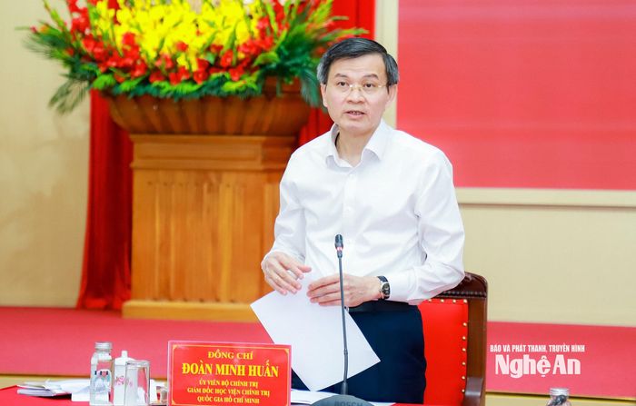 Đồng chí Đoàn Minh Huấn - Ủy viên Bộ Chính trị, Giám đốc Học viện Chính trị Quốc gia Hồ Chí Minh phát biểu kết luận. Ảnh: Thành Duy
